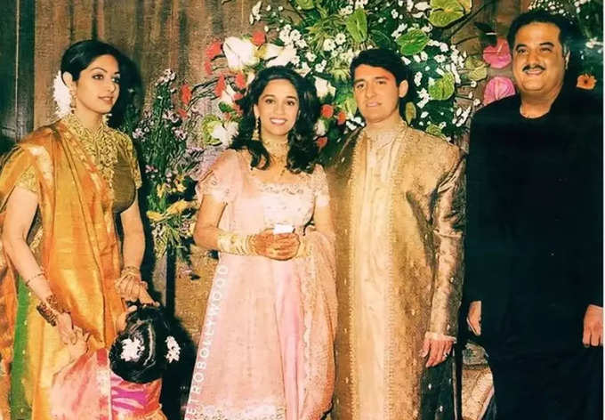 Madhuri Dixit wedding reception photo