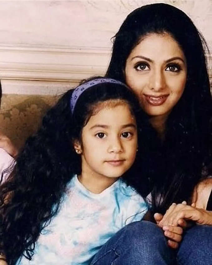 Janhvi Kapoor with Mom