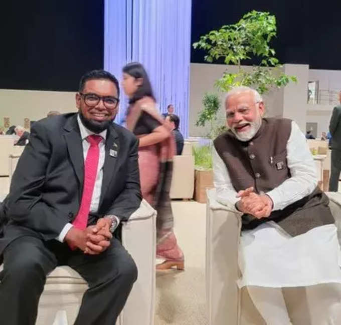 गुयाना के भारतीय मूल के राष्ट्रपति से मिले पीएम मोदी
