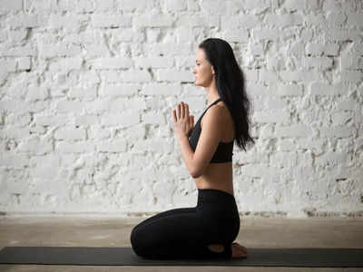 Yoga asanas for digestion: భోజనం తర్వాత ఈ ఆసనాలు వేస్తే.. జీర్ణం బాగా జరగడమే కాదు, బరువు కూడా తగ్గుతారు