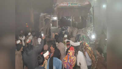 मुजफ्फरनगर में भूसे से भरा ट्रेलर की ट्रक से टक्कर, बालिका समेत तीन की दर्दनाक मौत