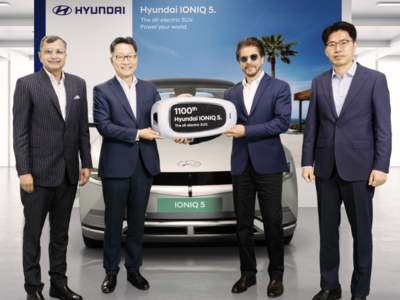 शाहरुख खान की नई सवारी Hyundai Ioniq 5, कंपनी ने डिलीवर की इस इलेक्ट्रिक एसयूवी की 1100वीं यूनिट