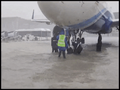 एयरपोर्ट से लेकर सड़क तक सबकुछ डूब गया, तमिलनाडु में भारी बारिश से बुरा हाल, देख लीजिए वीडियो