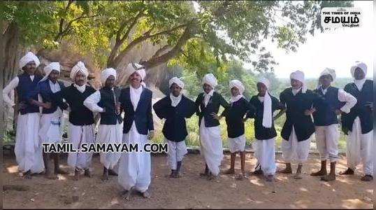 girls in bharathiyar getup at chitthanavasal