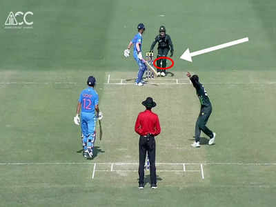 IND vs PAK U19: पैरों में फंसाकर लपका भारतीय बल्लेबाज का कैच, पाकिस्तानी कप्तान की विकेटकीपिंग से हर कोई हैरान
