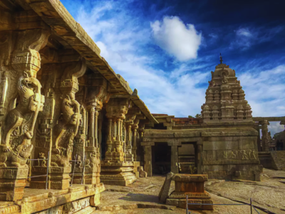 भारतातलं असं मंदिर, जिथे खांब हवेत लटकतो, वैज्ञानिकही हैराण; रहस्य वाचून चकित व्हाल...