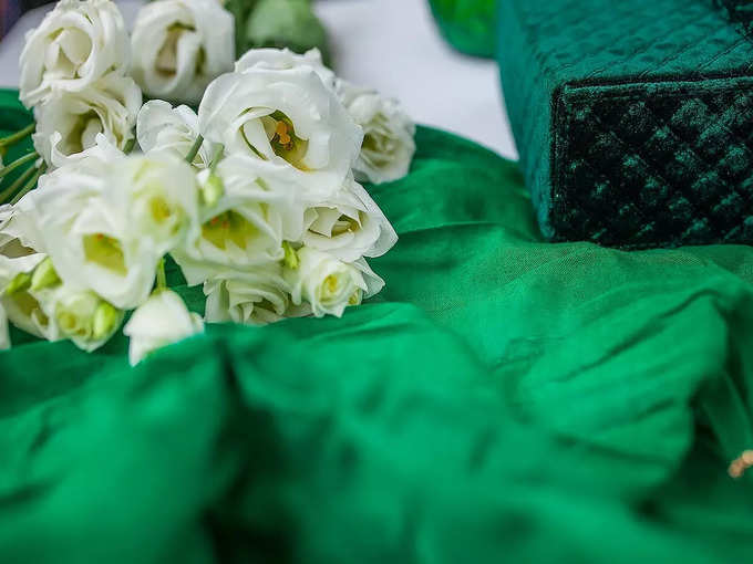 बुधवार के उपाय : हरे रंग का रुमाल दान करें