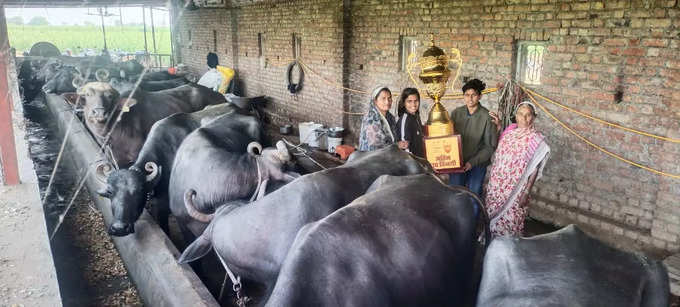 मुलींनी कबड्डीत नाव कमवावे, पित्याची इच्छा 