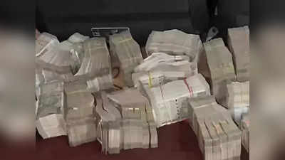 ग्रेटर नोएडा: नोटों से भरी कार देखी तो फटी रह गईं पुलिस की आंखें, 61 लाख कैश पकड़ा