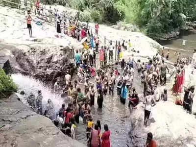 தேனி கும்பக்கரை அருவியில் சுற்றுலா பயணிகள் குளிக்க அனுமதி!