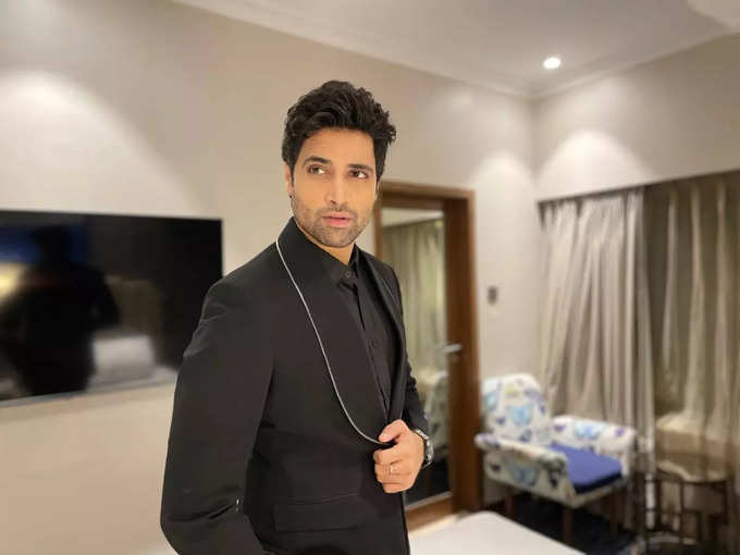 Adivi Sesh