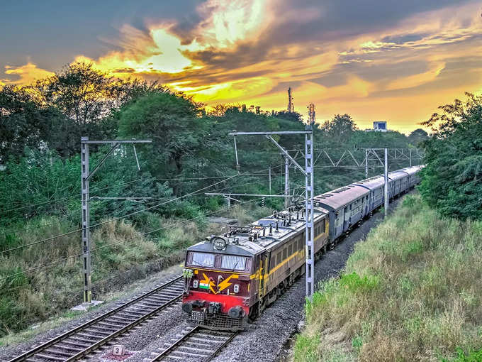 देश के दक्षिण में चेन्नई रेलवे स्टेशन 