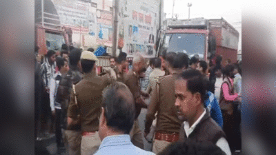 Bundashahar News: तेज रफ्तार डंपर ने रिक्शा और कई ठेलों को रौंदा, 2 की मौत, 13 घायल