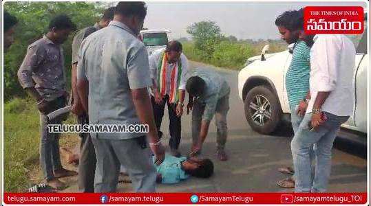 telangana congress mla bhukya murali naik performs cpr to road accident victim in mahabubabad