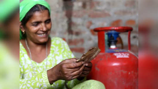 இலவச சிலிண்டர் திட்டம்.. பிரதமர் மோடிக்கு நன்றி தெரிவிக்கும் பெண்கள்!