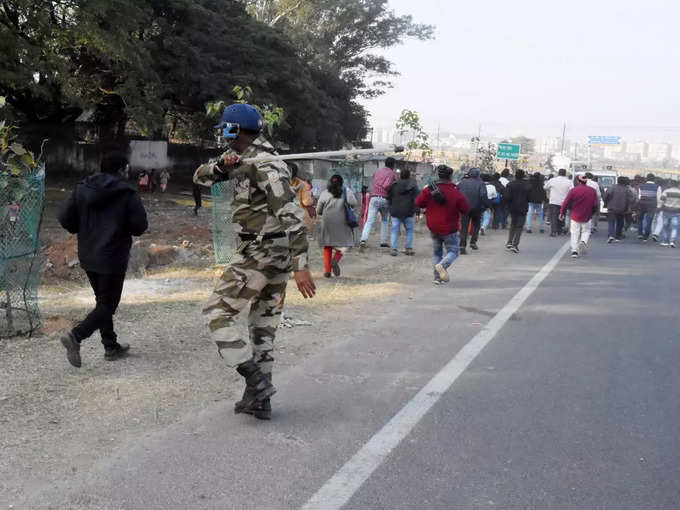 Police Lathicharge  Ranchi