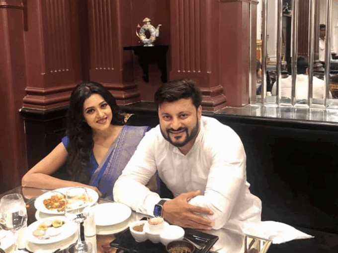 ​चर्चा में रहा वर्षा और अनुभव के रिश्ता​