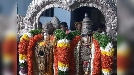 ஸ்ரீவில்லிபுத்தூர் கோயிலில் சொர்க்க வாசல் திறப்பு... விண்ணை முட்டிய 'கோவிந்தா' கோஷம்!