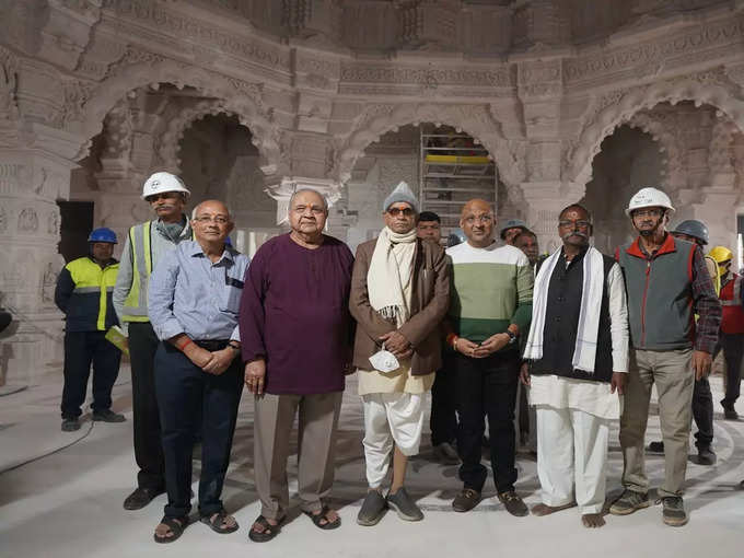 मुख्य आर्किटेक्ट ने लिया मंदिर का जायजा