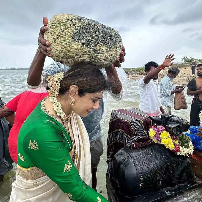 रवीना टंडन ने कैप्शन में लिखी ये बात 