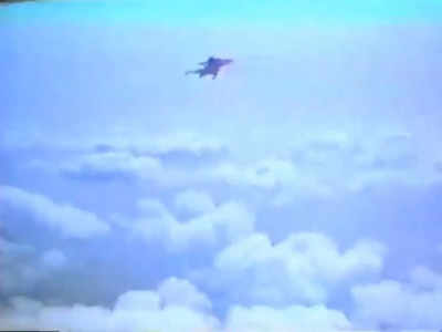 विना पॅराशूट १०,००० फुटांवरुन उडी, मग स्वत:च्याच मृत्यूचा व्हिडिओ रेकॉर्ड केला अन्...
