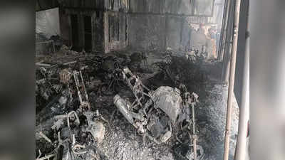 आग से करोड़ों की बाइक हुई खाक... भदोही में TVS शोरूम में हादसा, काबू पाने में दमकल विभाग के छूटे पसीने