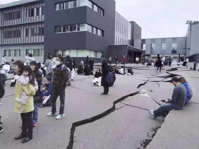 हजारो घरांची पडझड, आग अन् रस्त्यांना तडे, जपानमध्ये भूकंपांची मालिका