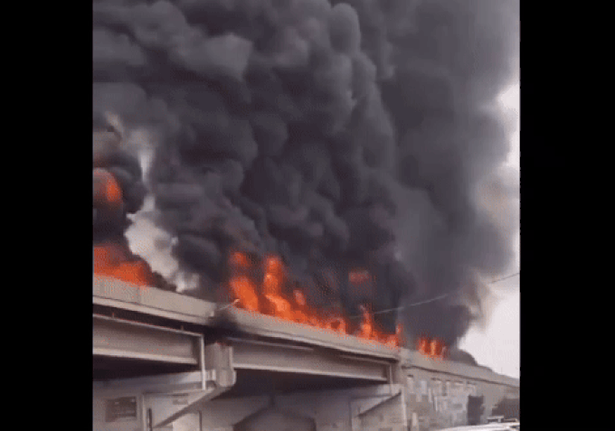 पंजाब के खन्ना में फ्लाइओवर पर धू-धू कर जला तेल का टैंकर