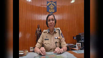 फोन टॅपिंगच्या वादात नाव; आता पोलीस महासंचालकपदी नियुक्ती, जाणून घ्या कोण आहेत रश्मी शुक्ला?