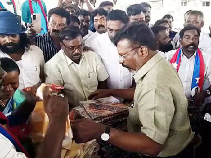 தென் மாவட்டங்களுக்கு உதவிய விசிக