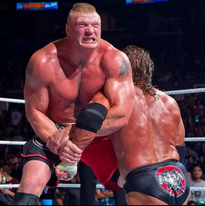 WWE के बड़े सुपरस्टार्स को चटाई है धूल 