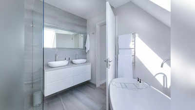Vastu Tips Bathroom: ईशान कोण में न बनवाएं शौचालय, होता है धन का नाश