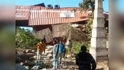 झारखंडः गुमला में ट्रेलर पलटने से 40 मवेशियों की मौत, हादसे में चालक भी घायल