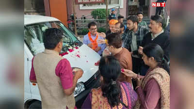 Ujjain News: महाकाल के दरबार में दानवीरों की भरमार, कोई चढ़ा रहा लाखों के चेक, तो किसी ने दान कर दी चमचमाती कार