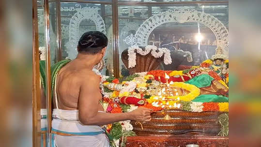 கள்ளக்குறிச்சி தில்லை கோவிந்தராஜ பெருமாள் கோயில்: கண்ணாடி அறை உற்சவம்