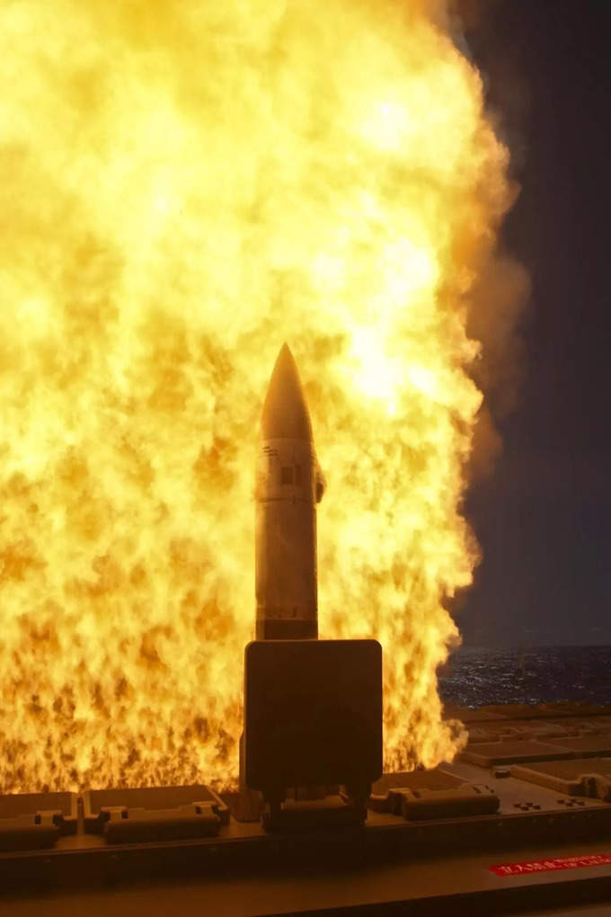 एसएम-2 मिसाइल की रेंज कितनी है