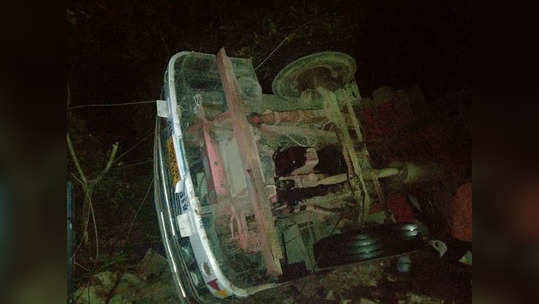 Thrissur Car Accident Death: തൃശൂർ മാളയിൽ കാർ പാറമടയിലേക്ക് മറിഞ്ഞ് മൂന്നുപേർ മരിച്ചു