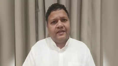 Haryana Politics: BJP सरकार के खिलाफ कांग्रेस की गांधीगीरी, हरियाणा CM आवास पर वस्त्र त्यागेंगे फरीदाबाद NIT के विधायक