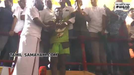 madurai alanganallur jallikattu winner