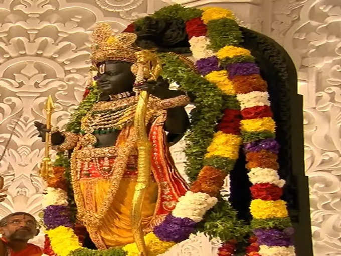 Ayodhya Ram Mandir Live: गर्भगृह में श्रीराम की मोहक छवि