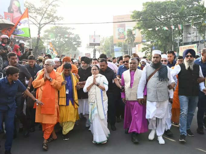 ​ममता बनर्जी ने निकाली रैली 