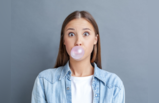 रिसर्च का दावा- इस वक्त Chewing Gum चबाने से होता है असली फैट बर्न, फायदे सुनकर फट जाएंगी आंखें