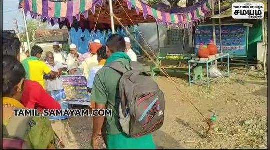 muslims offered water to the pilgrims in karur