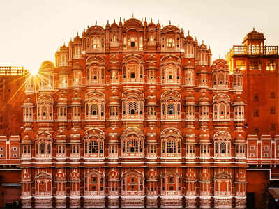 जयपुर की शान में खड़े हवा महल की क्यों नहीं होती सामने से एंट्री? ऐसा सवाल जिसका जवाब जान सोच में पड़ जाएंगे