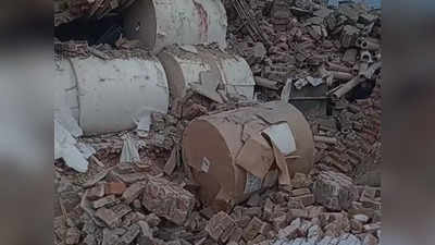 दिल्ली में गोदाम की दीवार और छत गिरी, 5 लोगों को रेस्क्यू कर पहुंचाया अस्पताल