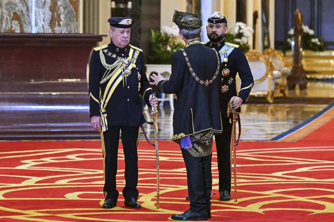 सुल्तान इब्राहिम ने मलेशिया के नये राजा की शपथ ली
