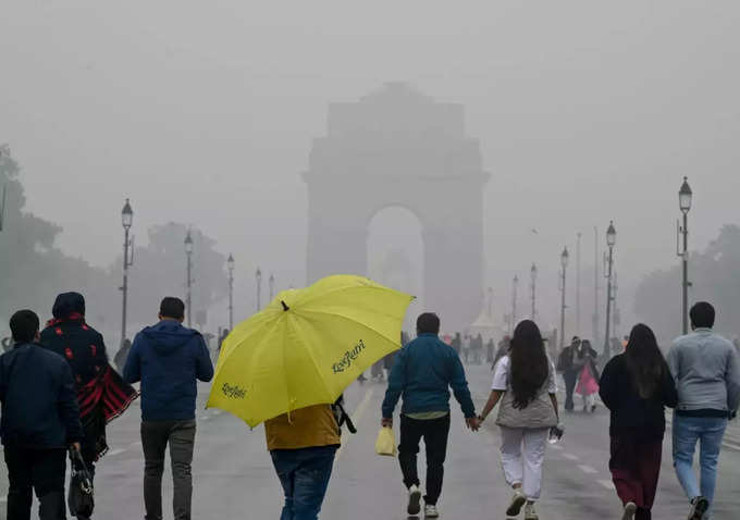 दोपहर में शुरू हुई बारिश