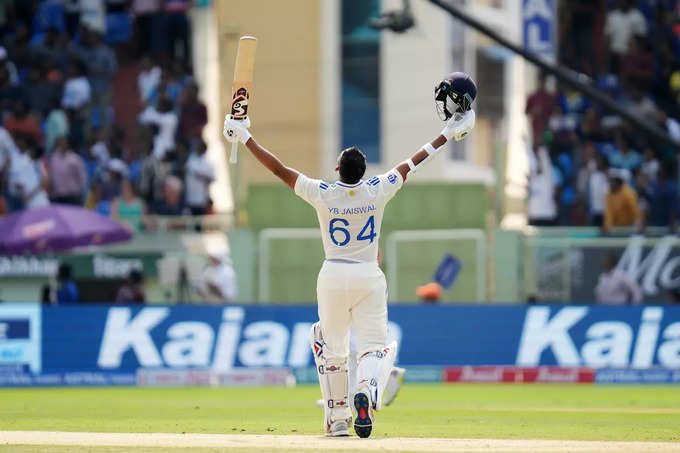 भारत के लिए टेस्ट में डबल सेंचुरी लगाने वाले लेफ्टी बल्लेबाज