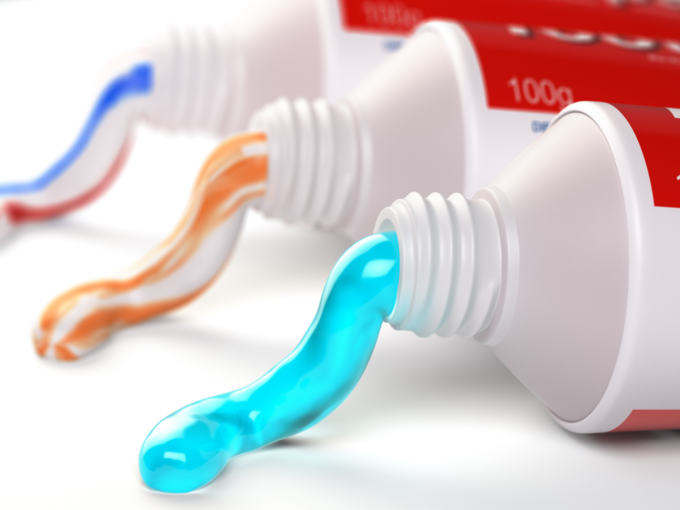 toothpaste brush oral health