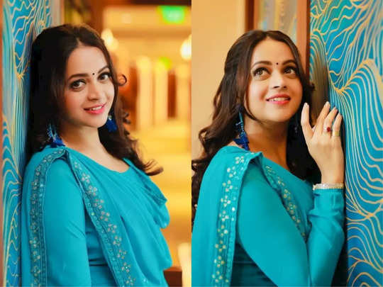 Bhavana : நீல நிலவே ! இன்னமும் அதே அழகில் ஆளை மயக்கும் பாவனா ! 